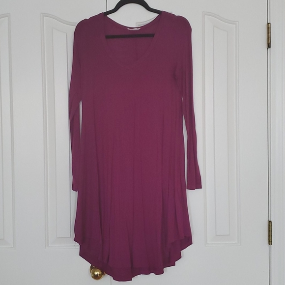 Dark  Fuchsia long sleve tunic - Picture 1 of 4